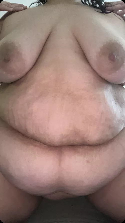 I really need a dick under me🤤