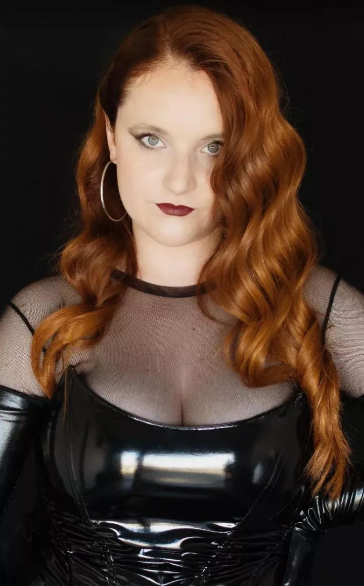 I think you would love to see yourself reflected in my corset....