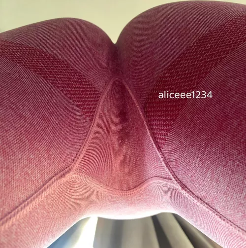 I was horny and wet my leggings