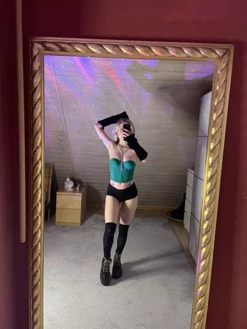 im a little shy but i always fantasize abt getting wild with a guy :3