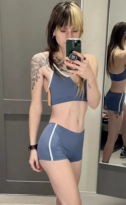 In the fitting room [img]