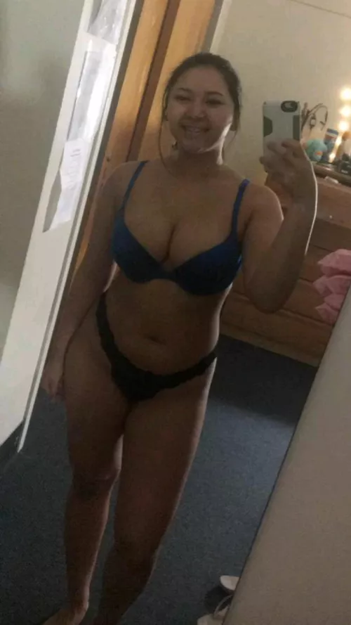 Is my dorm outfit really that thotty? Everyone keeps knocking on my door...