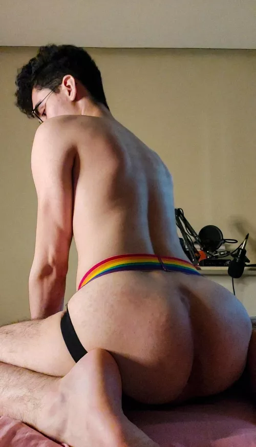 It's so hot down here today... and I wanna make it hotter 🥵