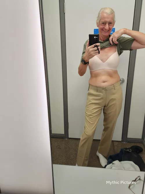 Just had to do a little fitting room flash.