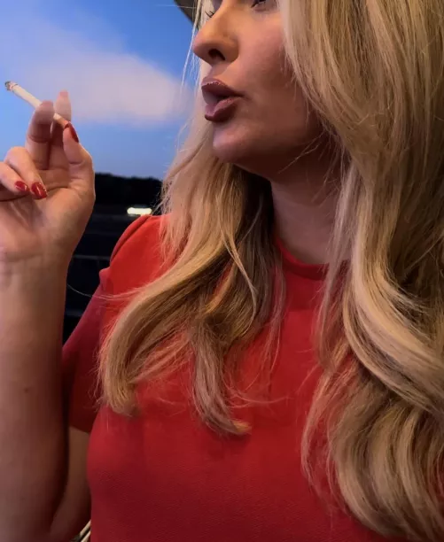 👄💨 lookin like a ☁️ tonight ♥️