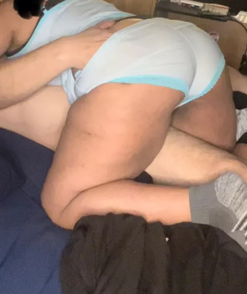 Luv whn hubbz rubs my ass