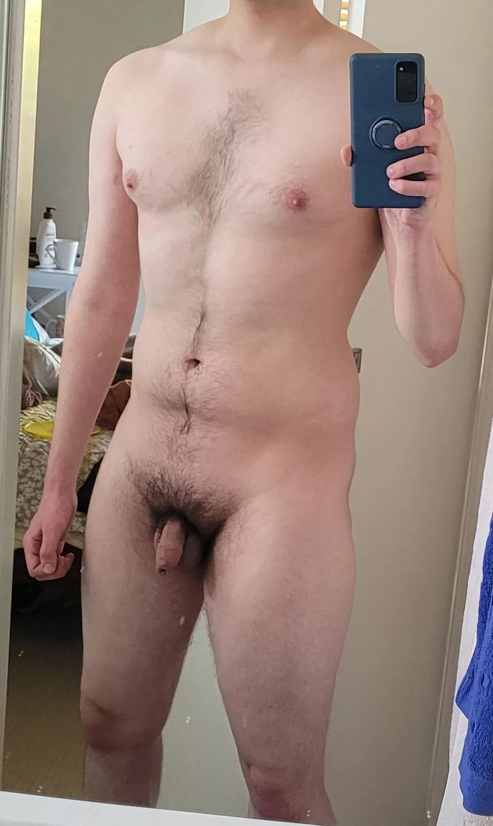 (M, 23, 70kg, 6'0) Be honest how do I look? Used to be bullied in school for being skinny.