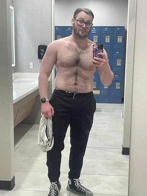 (m) 28 Was told not to shave my chest. What’s the verdict here? Hmu if you wanna chat ;p