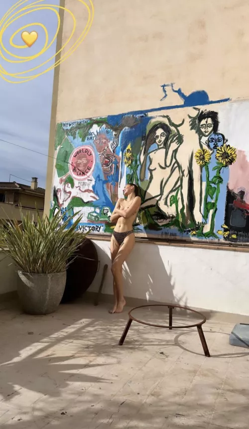 Morning wood for German model Stefanie Giesinger. Anybody wants to help me get off? Can tribute!