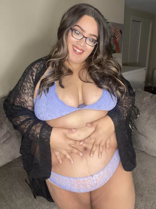 My belly button is so cute and tight ☺️