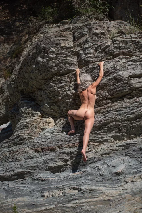 Naked bouldering