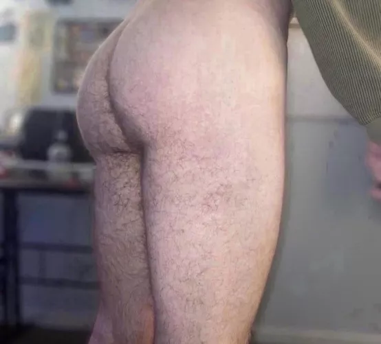 need a thick cock to come pound me, any takers?