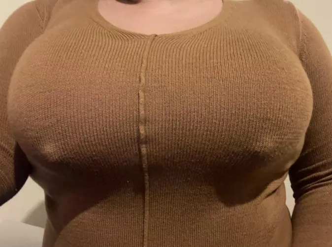 nipples always saying hello 😈