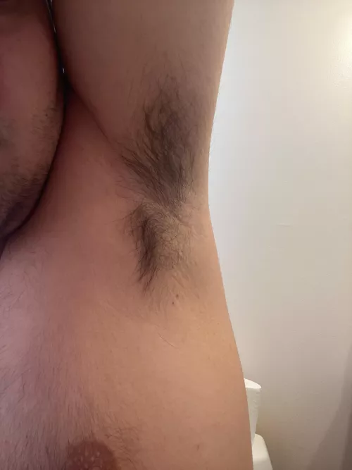 No deodorant for a week= smelly armpits