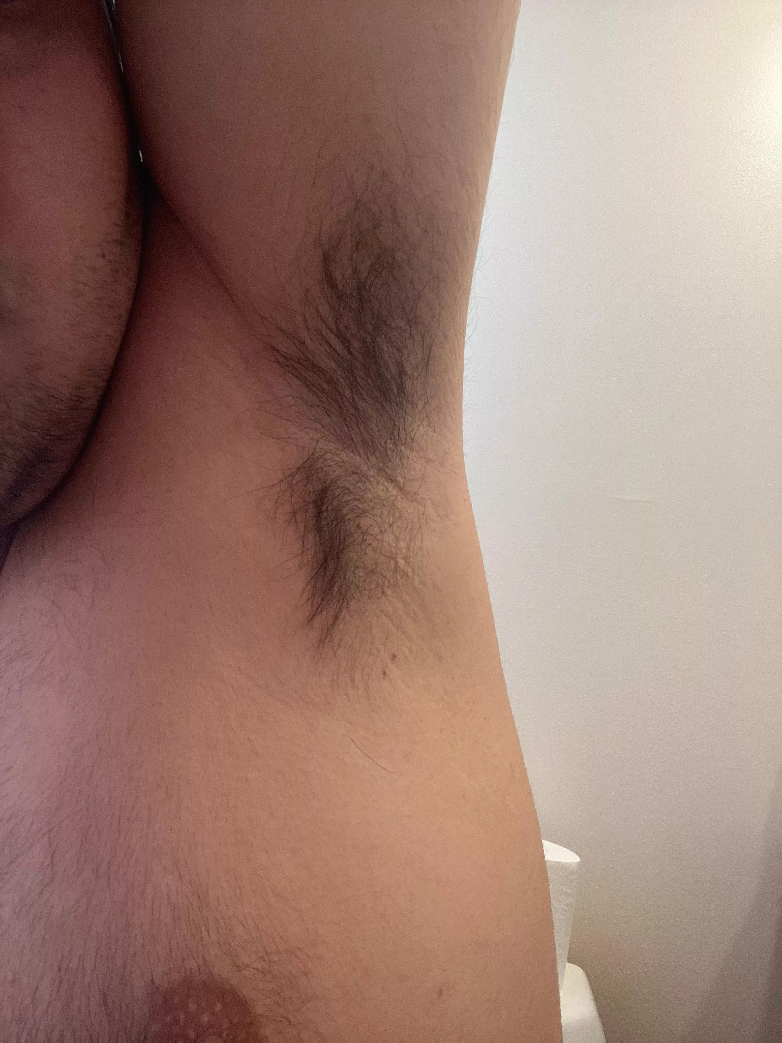 No deodorant for a week= smelly armpits