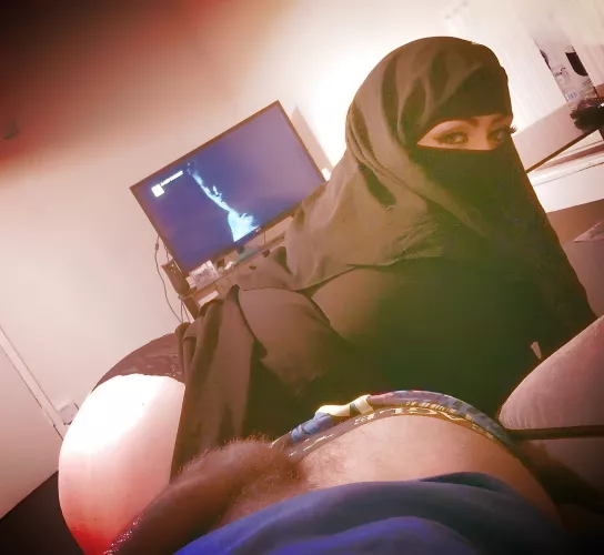 [Not OC] Lioness Watching Her Prey