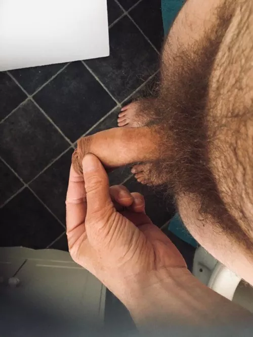Showing off my sexy pubes. Love some hands pulling on them.