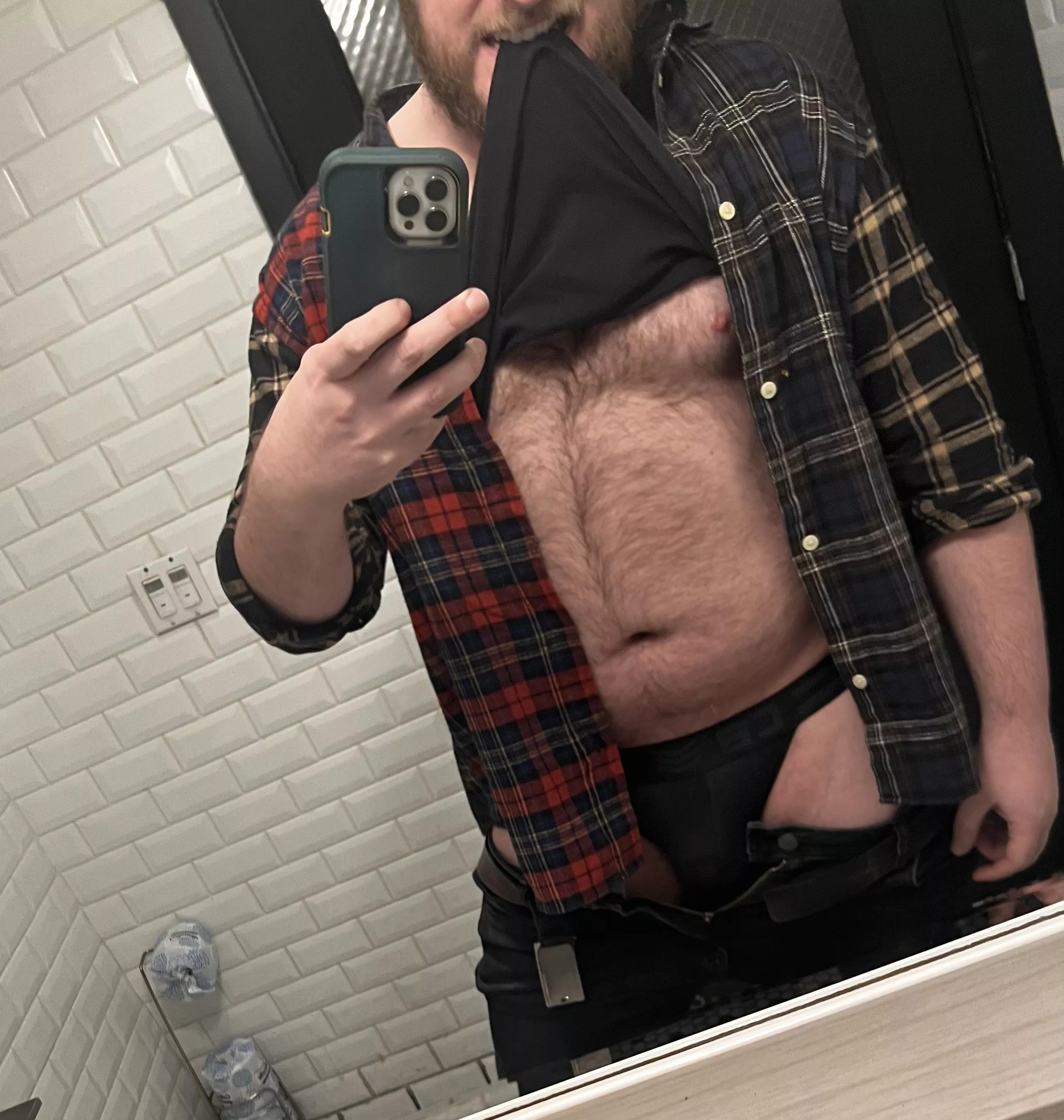 Stuck at work all day. Anyone care to keep me dickstracted?