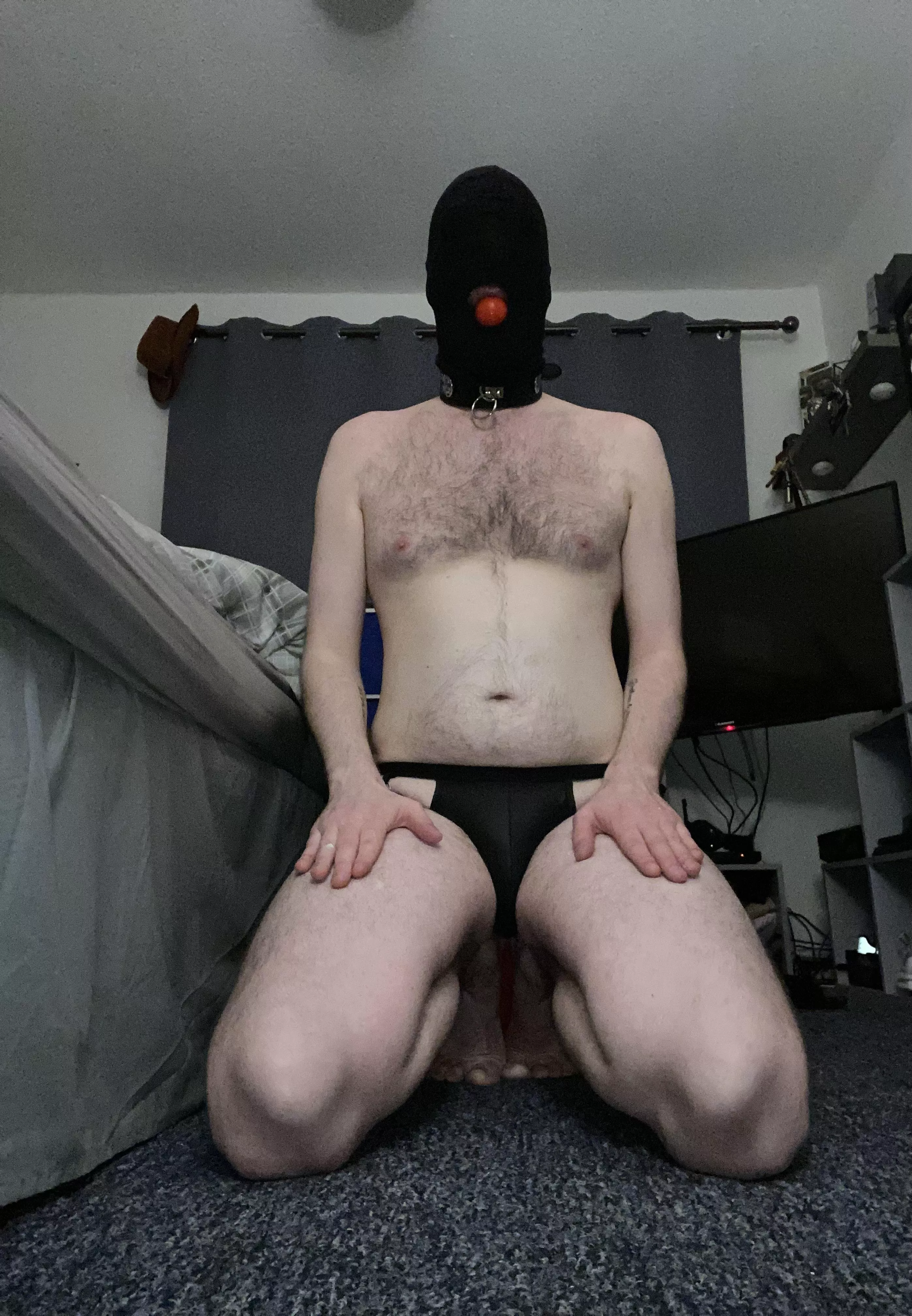 Submissive and ready to serve😈😂