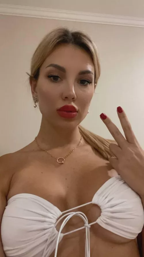 The femme fatale of your wildest fantasies