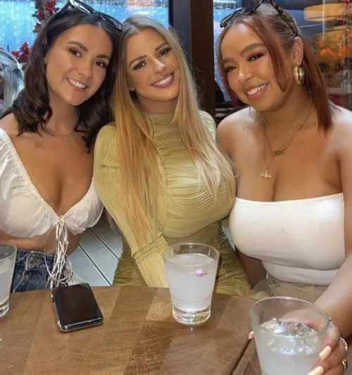 The girl on the left has no chance