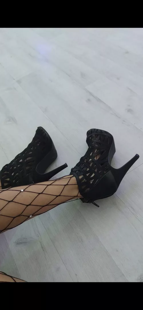 Time to change heelpieces, stomped.