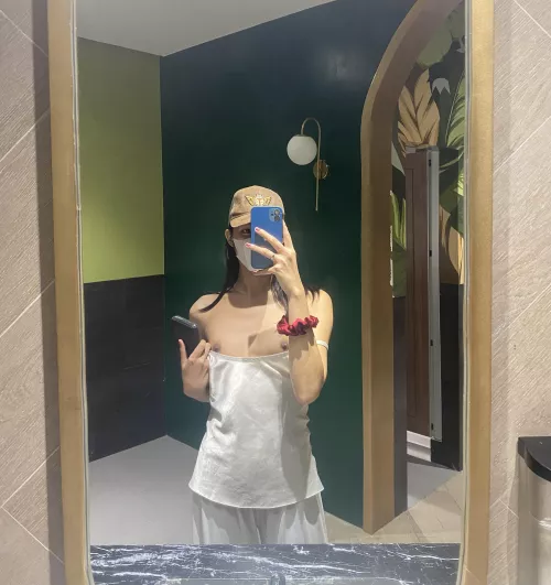 [t]nice spot to fuck 🤔