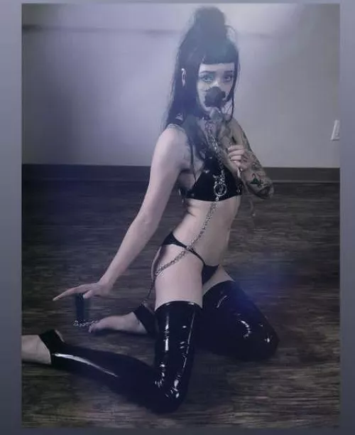 upvote if you want mommy [domme]