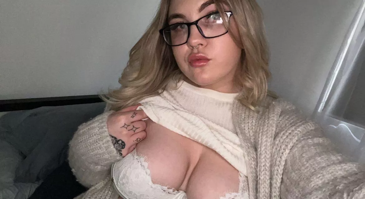 Wanna see me take my bra off?