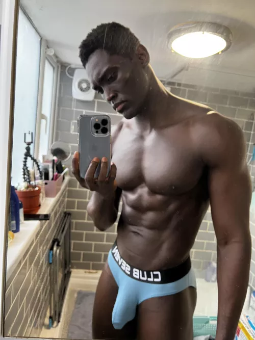 We all like a good bulge 😜