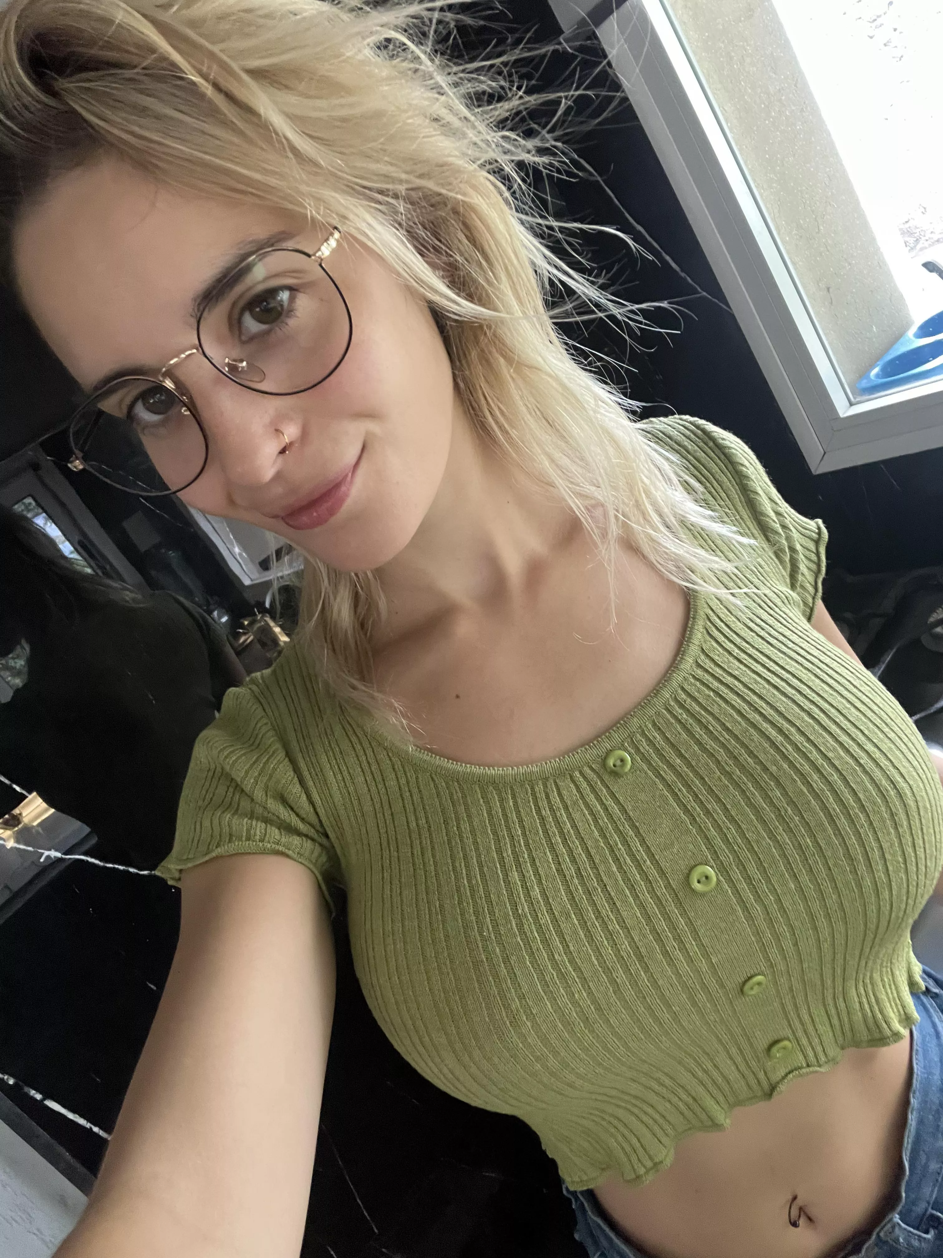 Wearing this green top tank for the first time, love this colour!