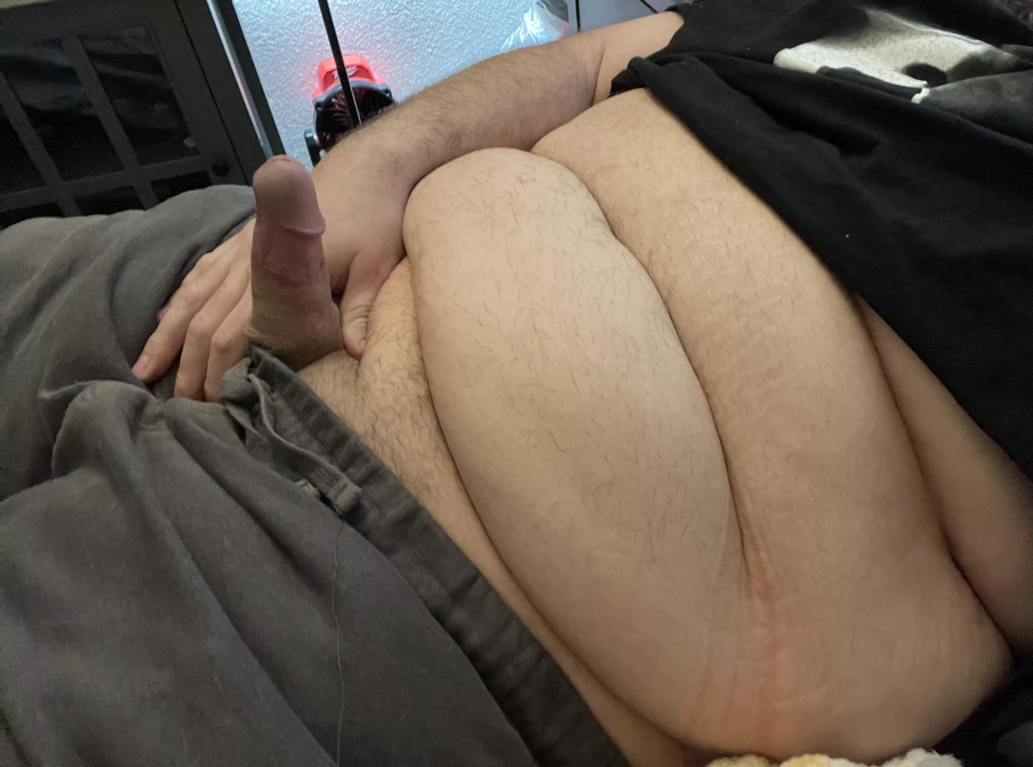 Who can help me cum?