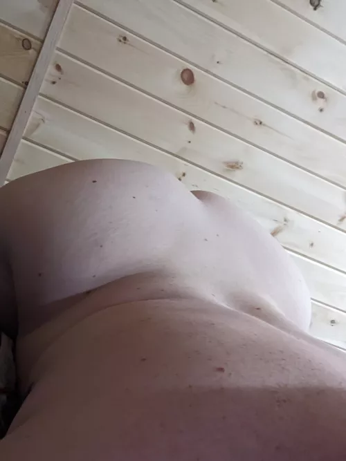 who wants to cum behind this phatass