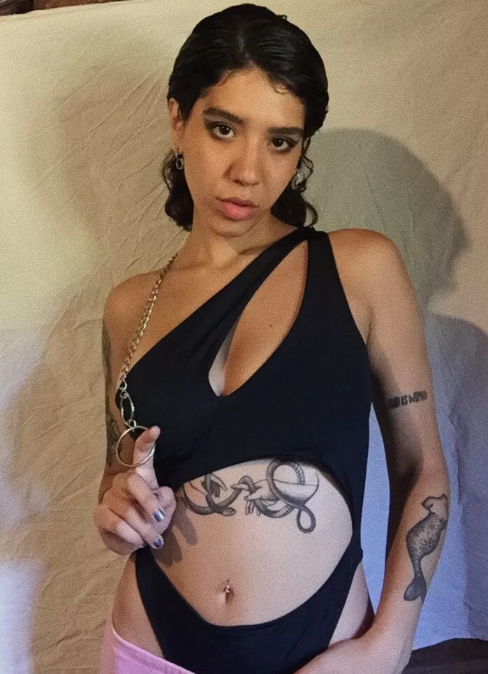 😈 who will masturbate in a mirror and then lick it?