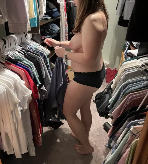 Wondering what to wear next…. (F42)