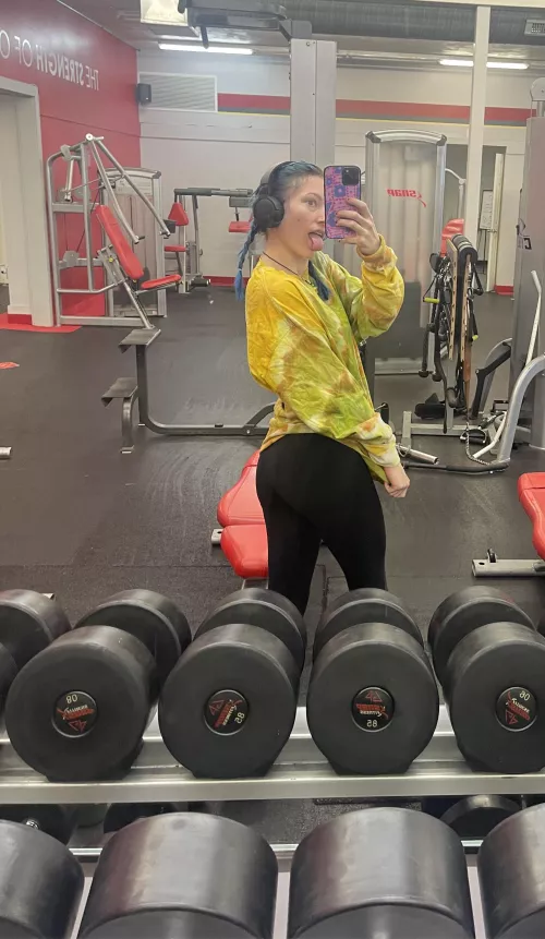working out on saturday hits different 💖