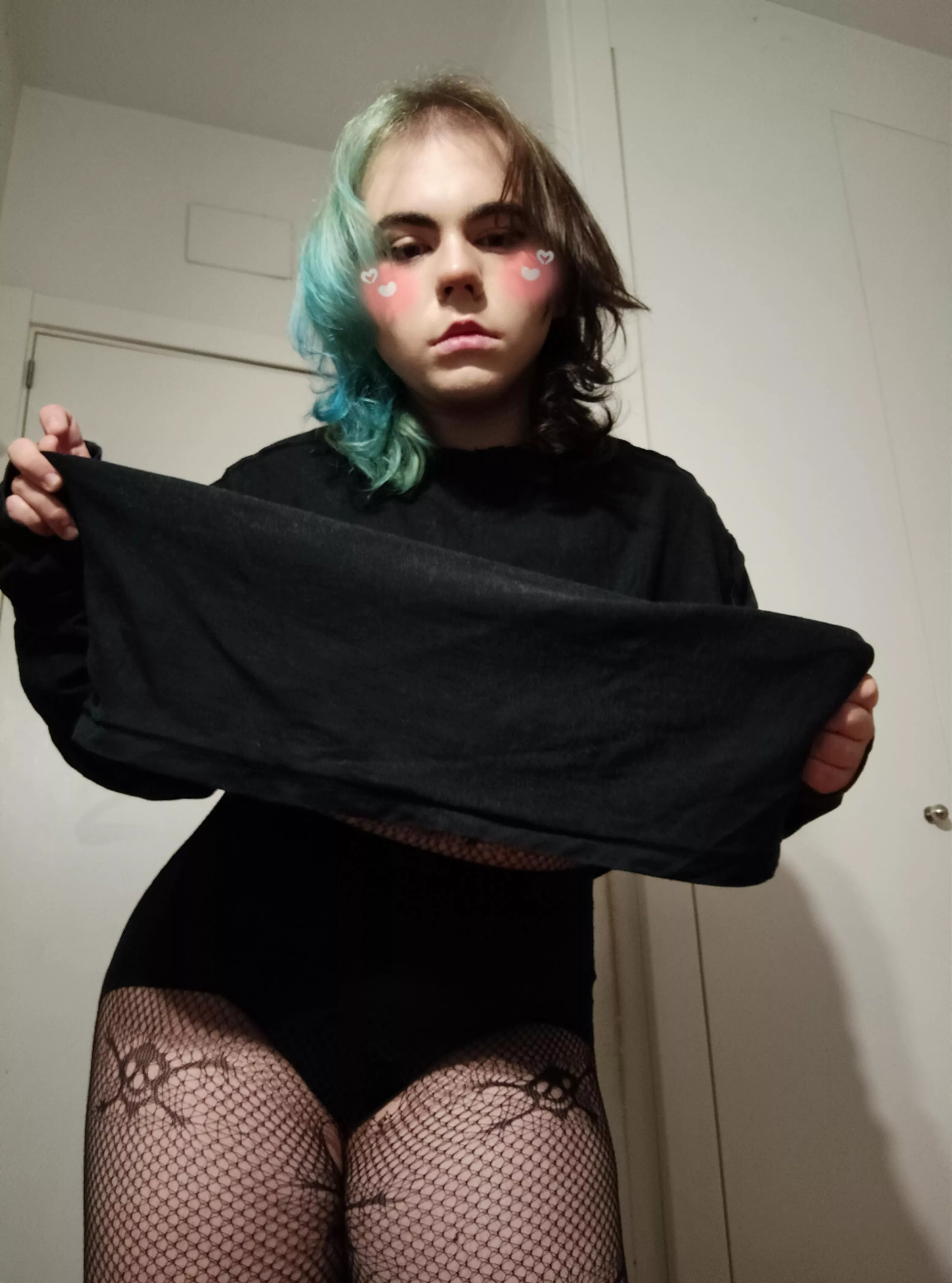 Would you lend my a shirt at an sleepover? >~<