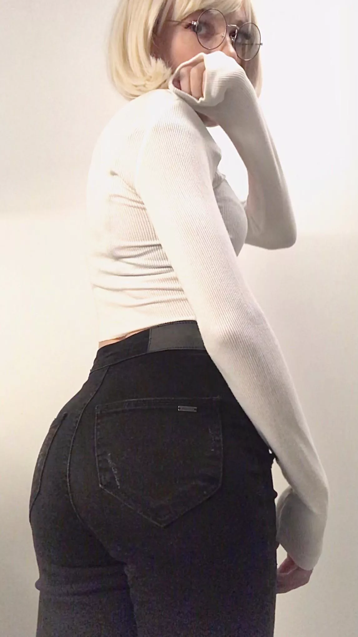 yes i'm a bit shy (⁄ ⁄>⁄ ▽ ⁄<⁄ ⁄)