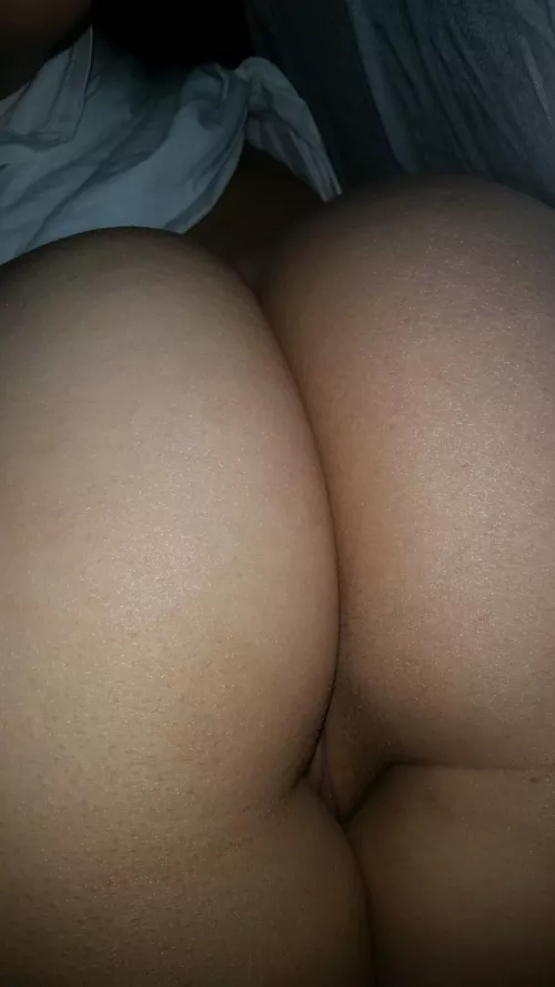 you can pick the hole as long as you cum inside me