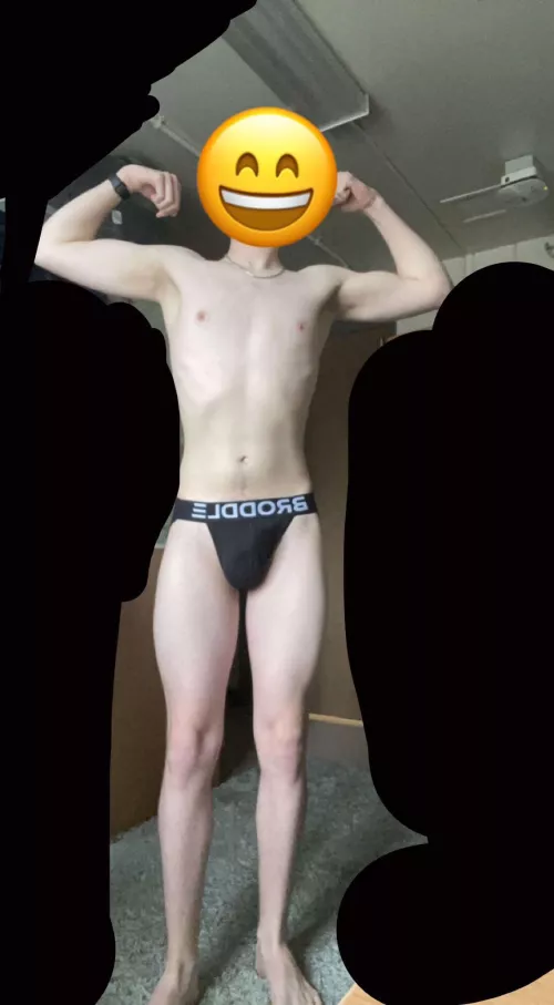 18 m USA slim fit twink dom. Any Masc fit/muscle/slim fit guys wanting to be owned? Orgasm control? Forced to shave ? Be submissive? HMU slut. D.mills3727