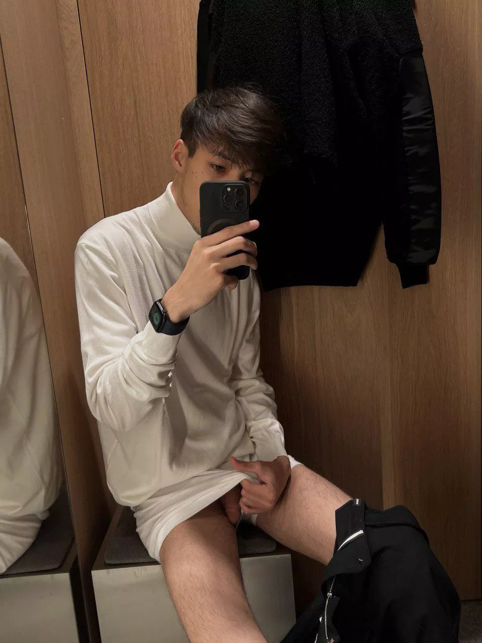 [20] locker room