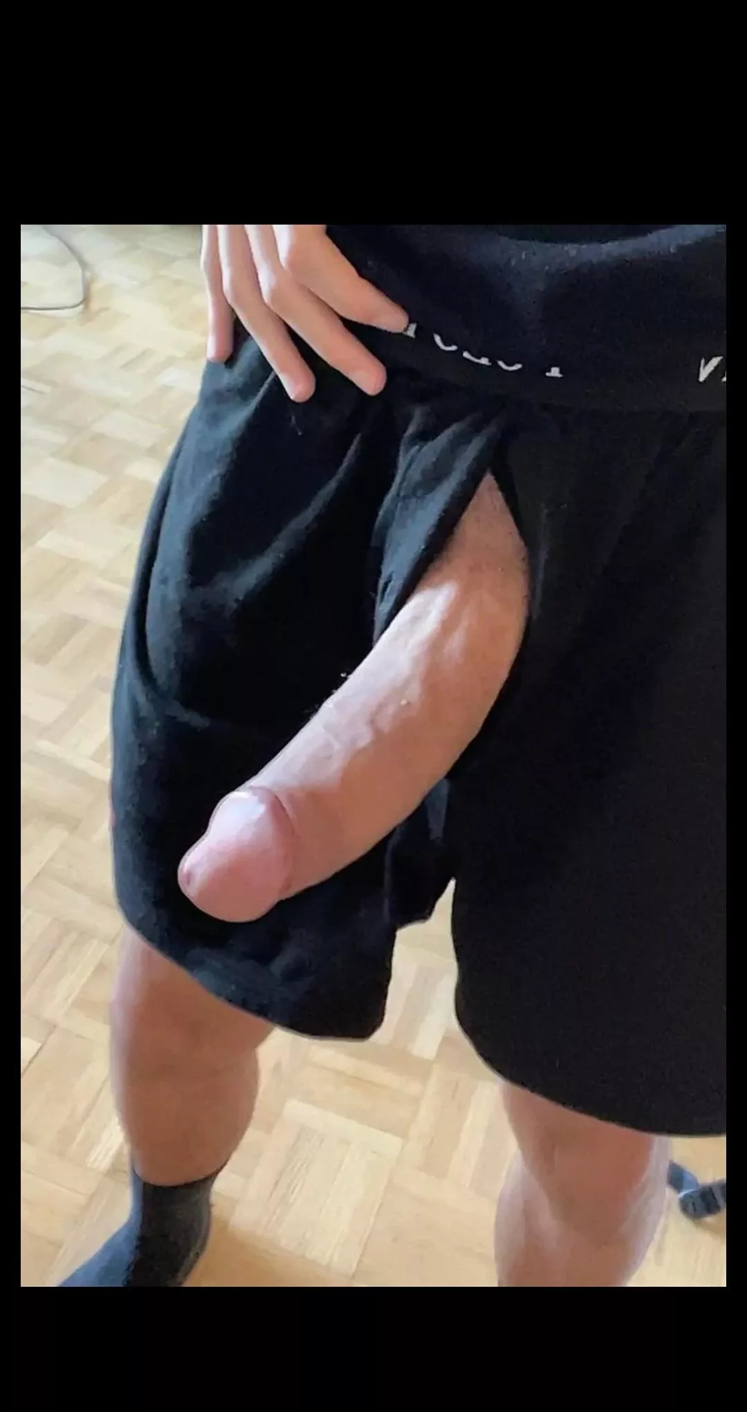 20 y Still virgin waiting for the right one, feet making me rock hard lol