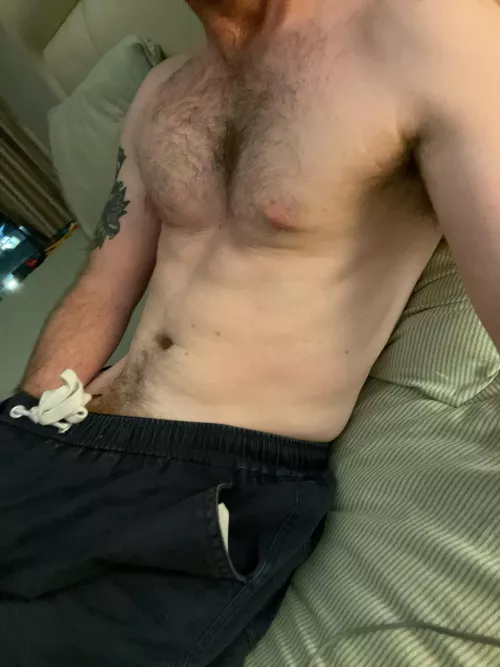28 fit jock, horny as fuck, looking for younger. Show face. Add johjox0