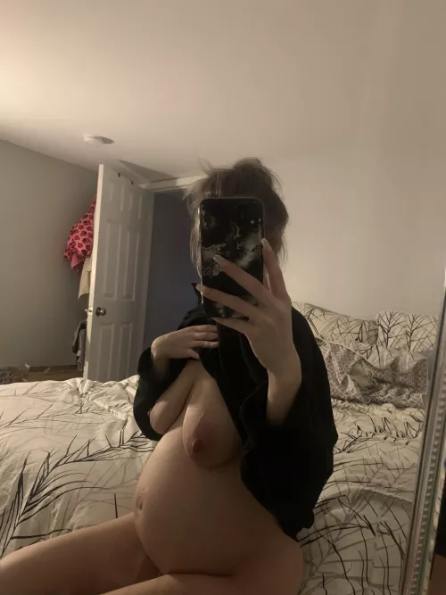32 weeks & in need of a full body massage 🙈😜