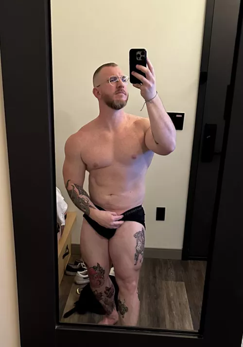 [34] Why is hotel mirror lighting so wonderful?!