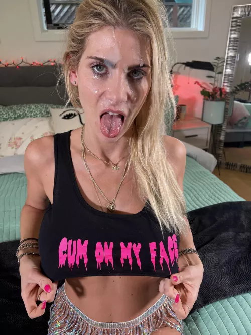 A thick load to my face was exactly what I needed today