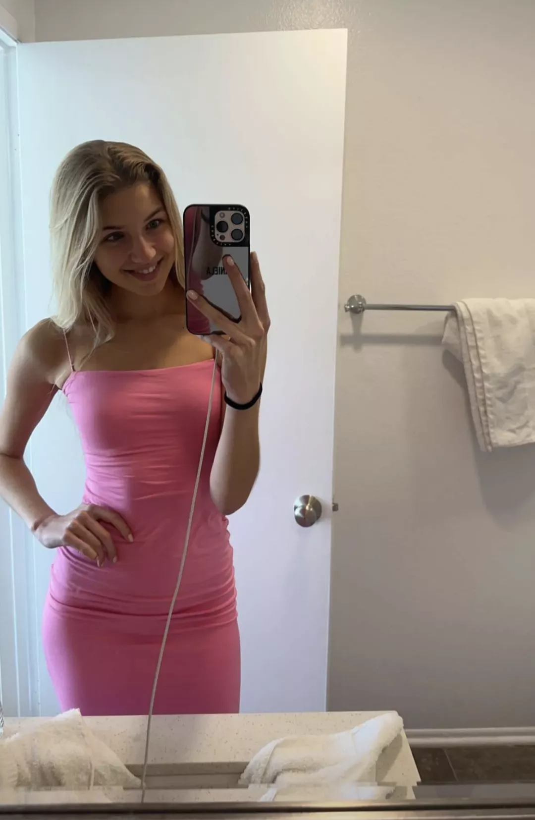 Aniela Leon nudes : tightdresses | NUDE-PICS.ORG