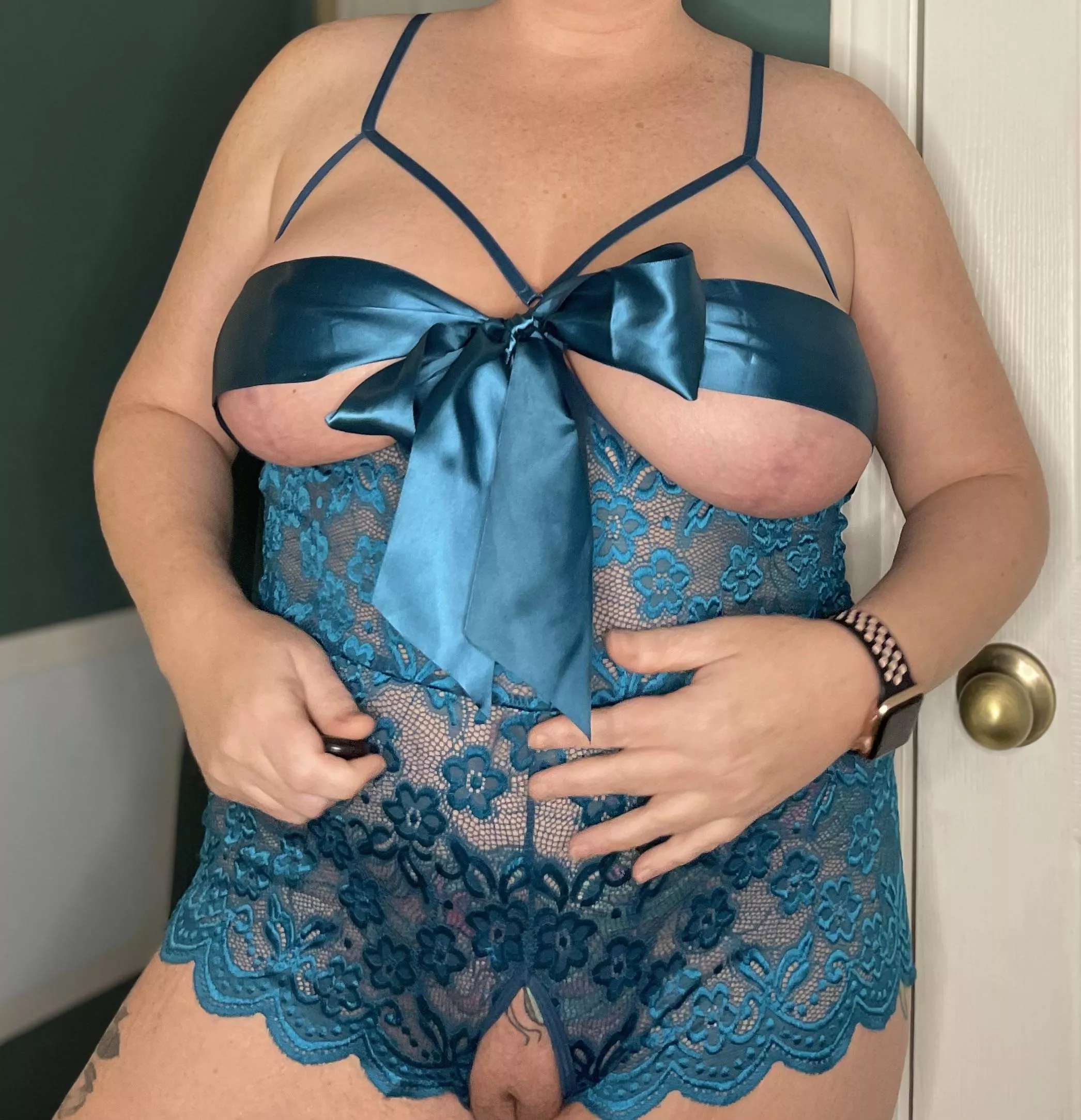 Any cubs available to play with a thick mommy