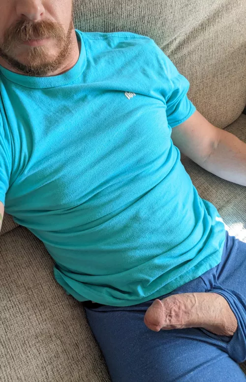 Beard ✔️ partial boner.... wanna help get it all the way there?