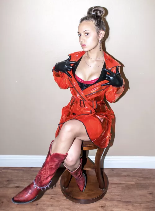 Beautiful latex, PVC & leather boot combo 🖤